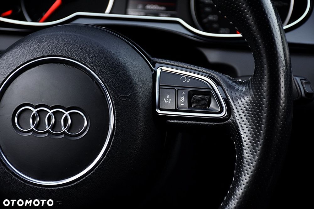 Audi A4 Avant 2.0 TDI Quattro S tronic - 32