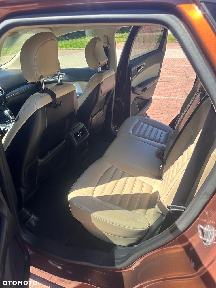 Ford Edge - 11