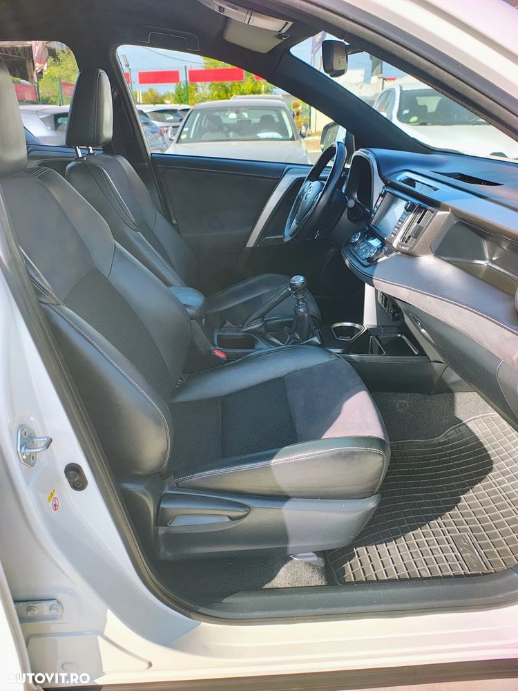 Toyota RAV4 2.0 D-4D 4x2 Start-Stop Executive - 15