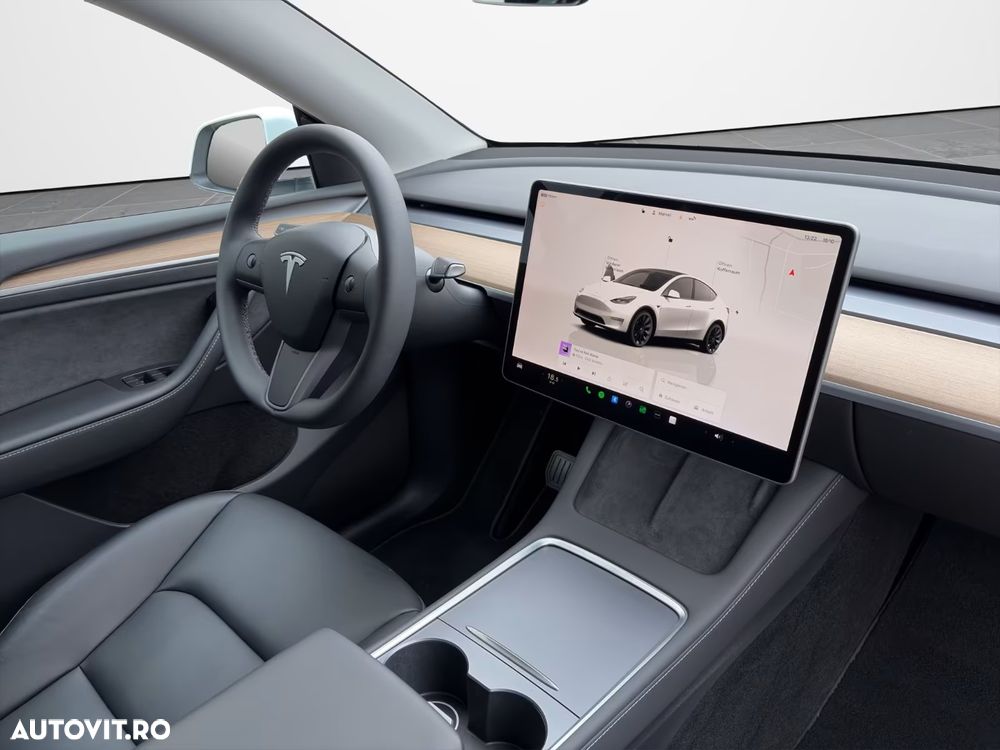 Tesla Model Y - 13