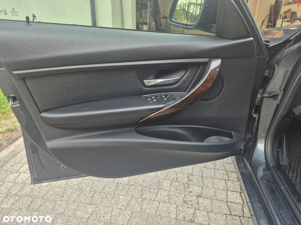 BMW Seria 3 328i - 8