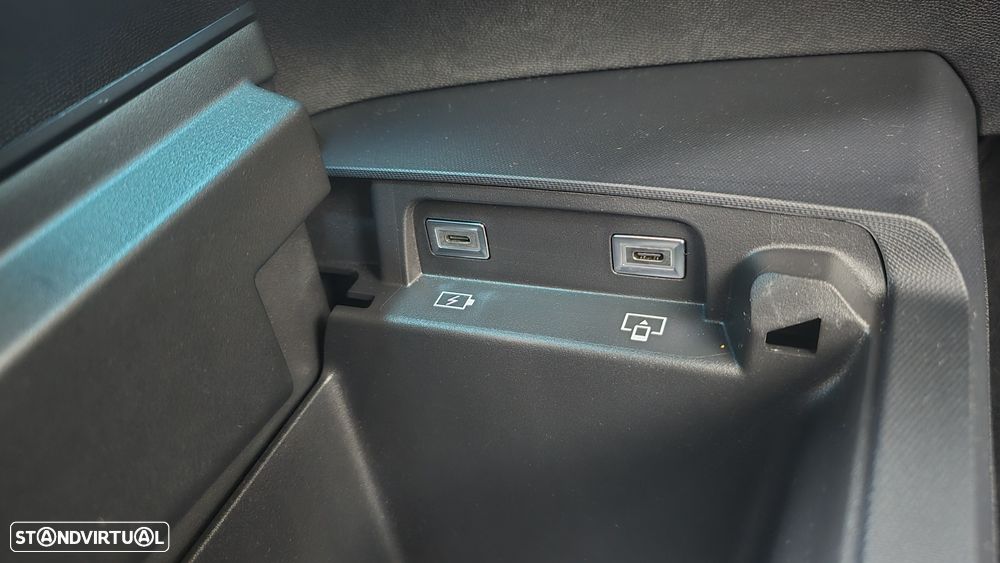 Peugeot E-3008 GT - 38