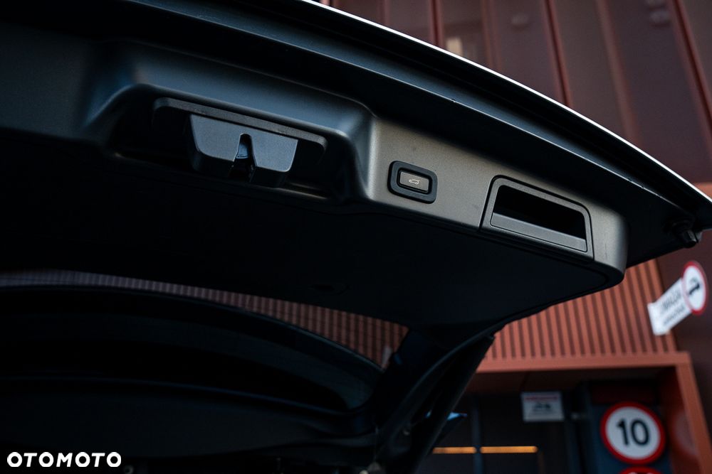 Land Rover Range Rover Evoque 2.0 D200 mHEV R-Dynamic - 24