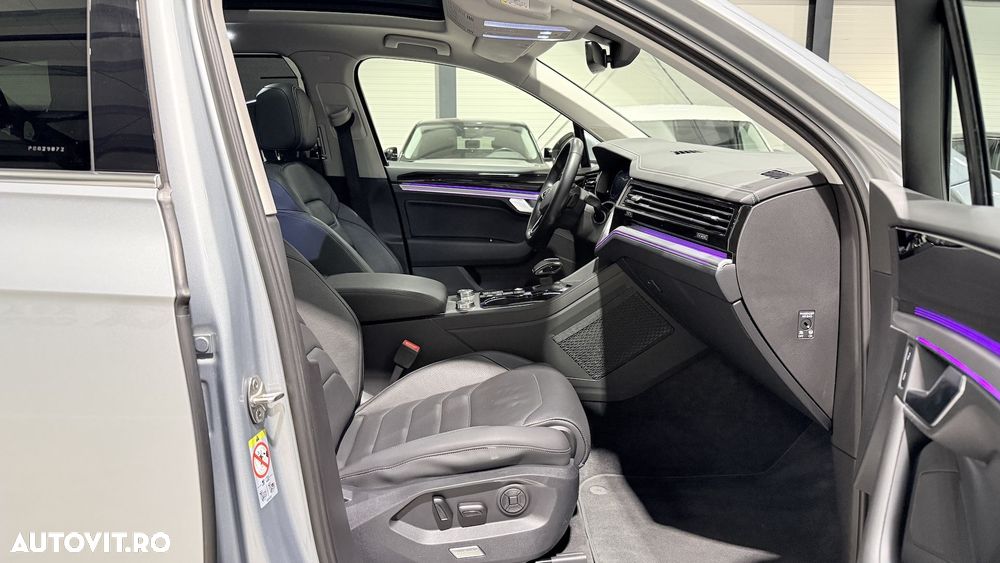 Volkswagen Touareg 3.0 V6 e-Hybrid 4Motion Aut. Elegance - 27
