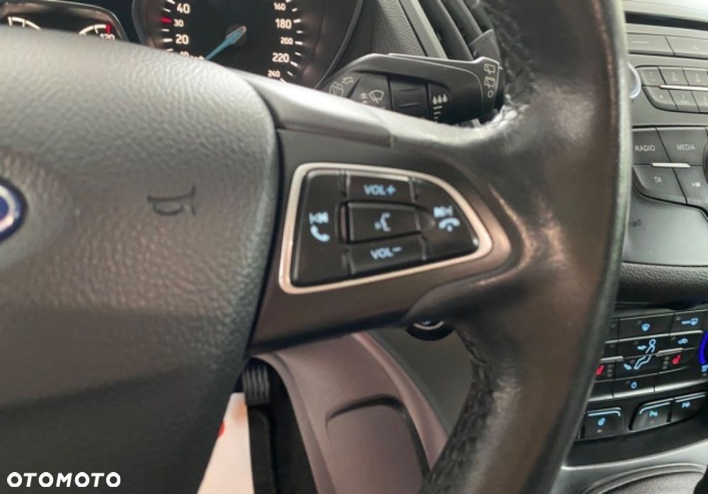Ford Kuga - 10