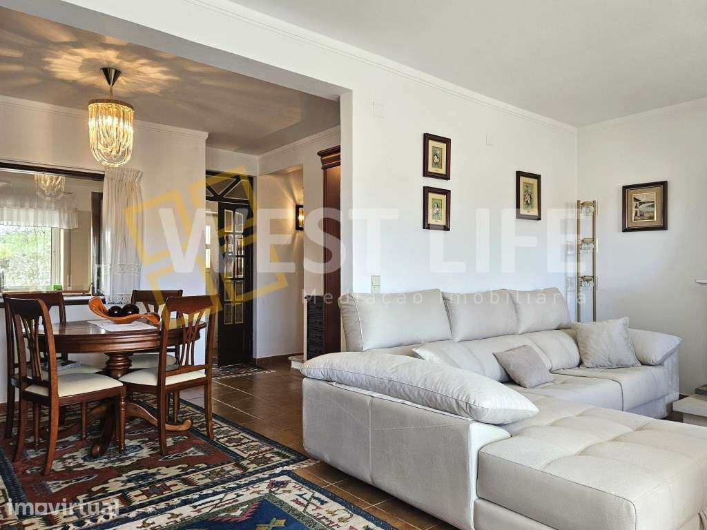 Moradia T3 situada no coração da Vila de Mafra com vista campo - Grande imagem: 3/25