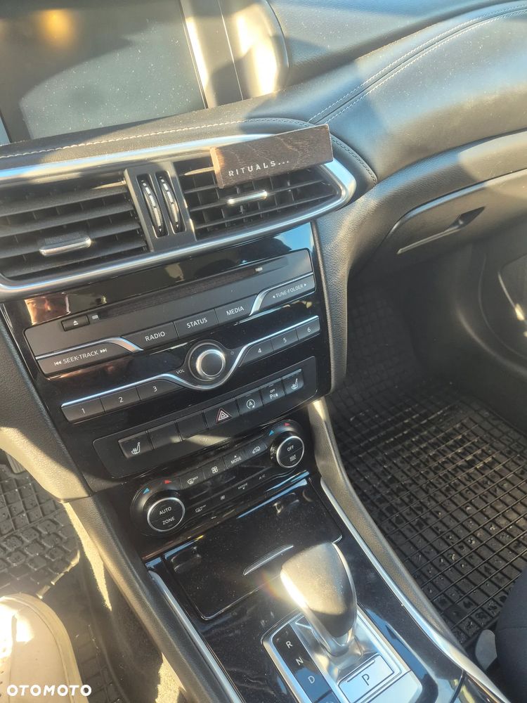 Infiniti Q30 - 6