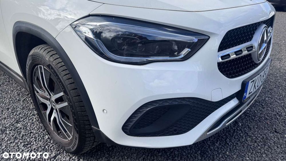 Mercedes-Benz GLA - 12