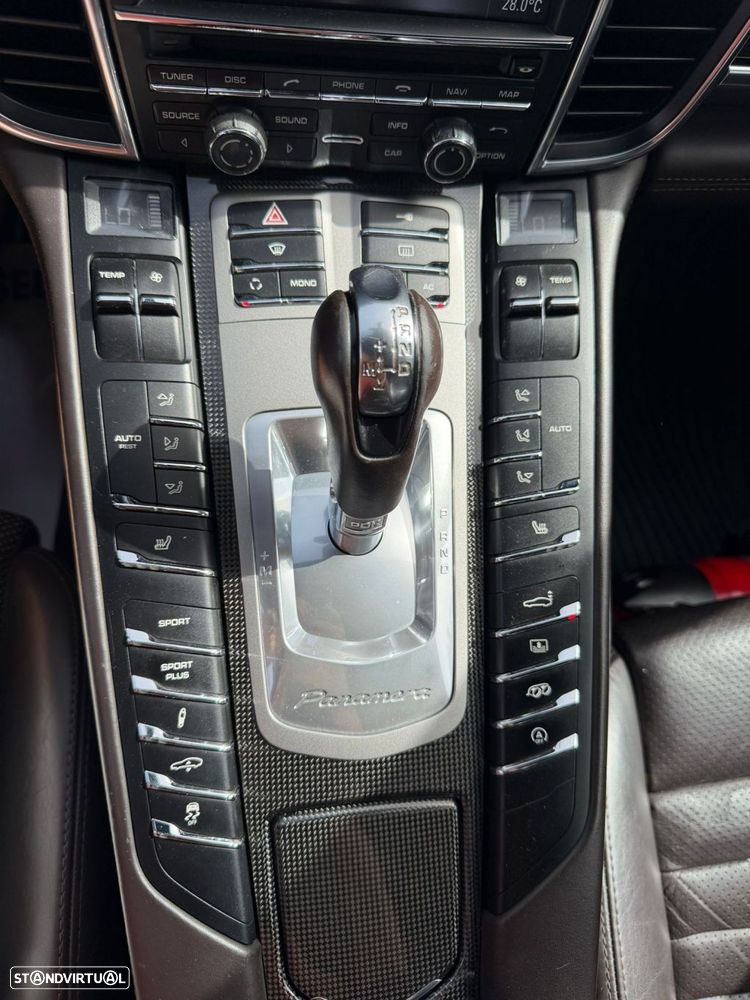 Porsche Panamera Turbo PDK - 22