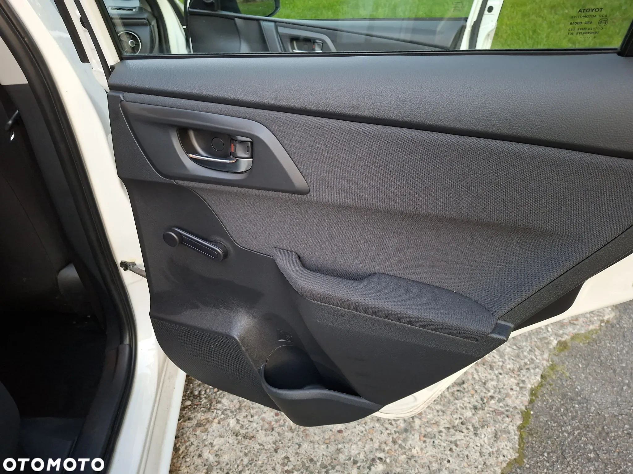 Toyota Auris Hybrid 135 Active - 5