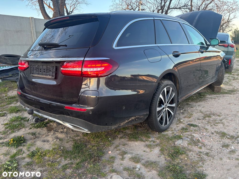 Mercedes-Benz Klasa E 300 AMG - 9