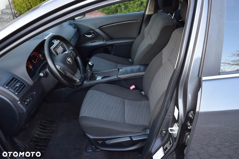 Toyota Avensis 2.0 D-4D Business Edition - 12