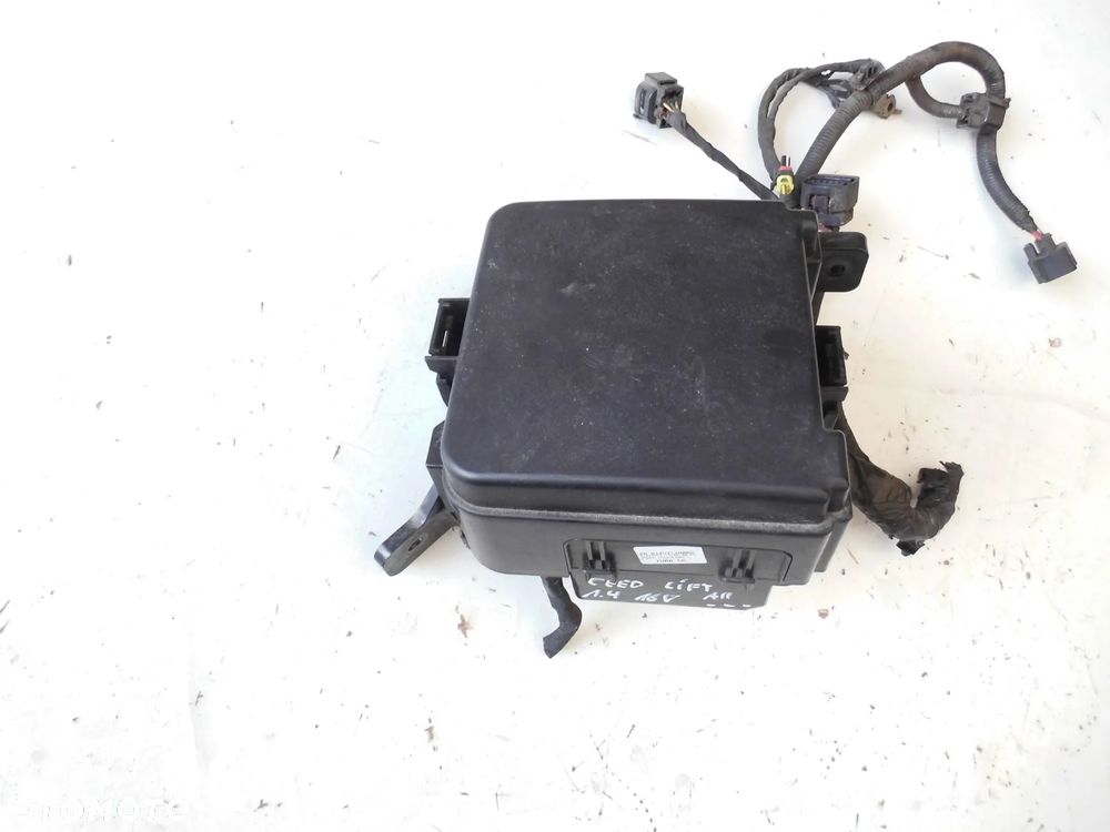 PUSZKA SKRZYNKA OBUDOWA BEZPIECZNIKÓW KIA CEED I LIFT HYUNDAI I30 1.4 16V - 3