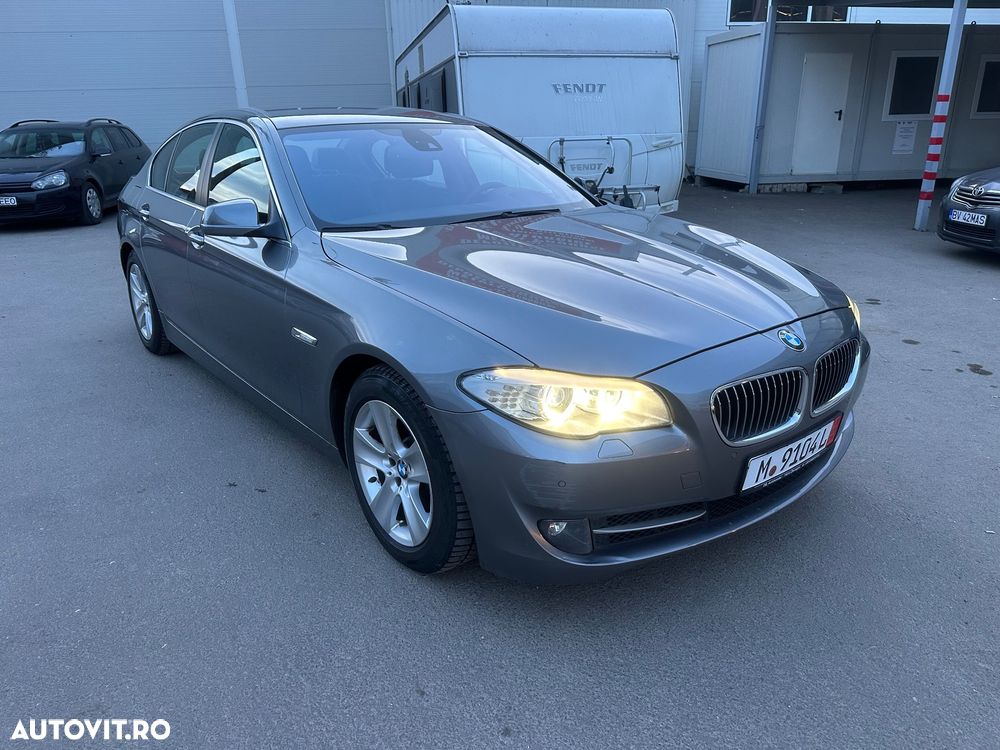 BMW Seria 5 520i Aut. Luxury Line - 15
