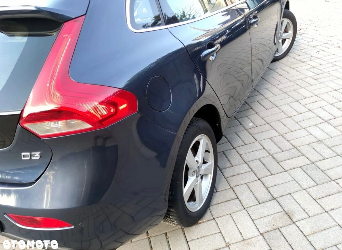 Volvo V40 D3 Momentum - 8