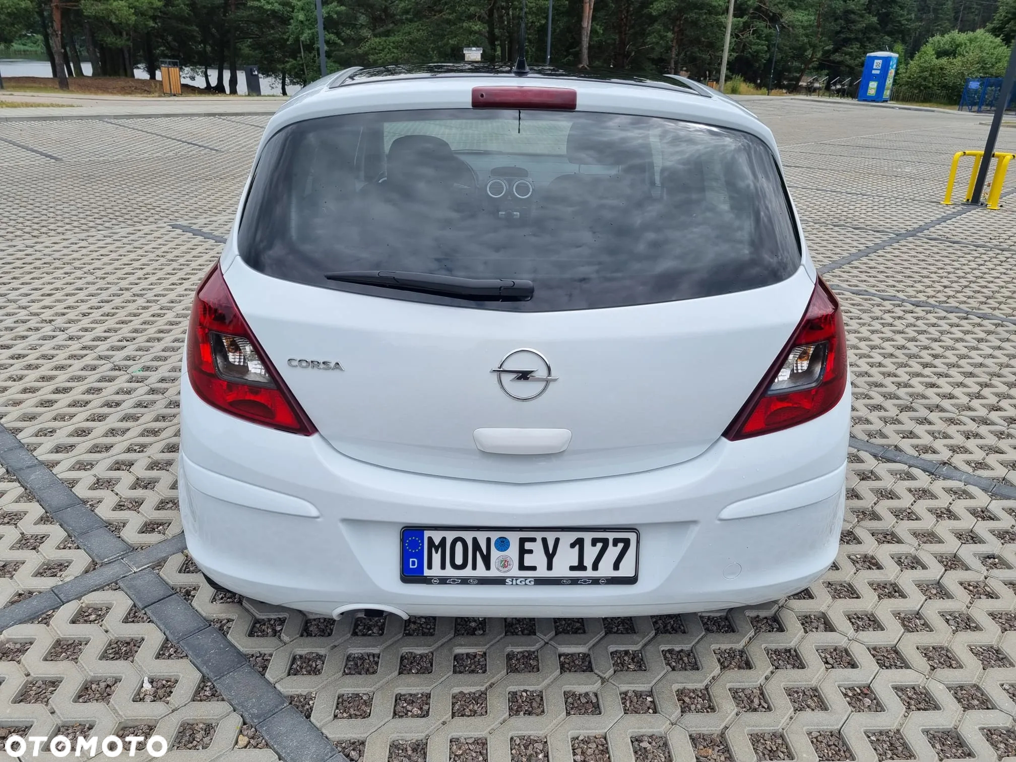 Opel Corsa 1.4 16V Cosmo - 8