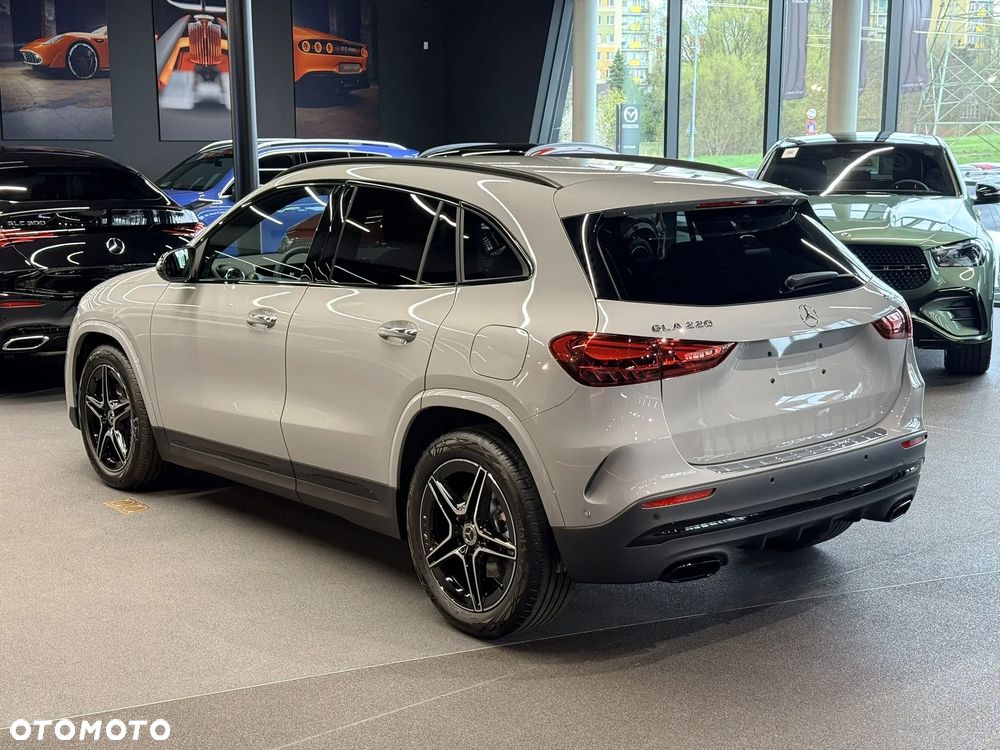 Mercedes-Benz GLA - 6