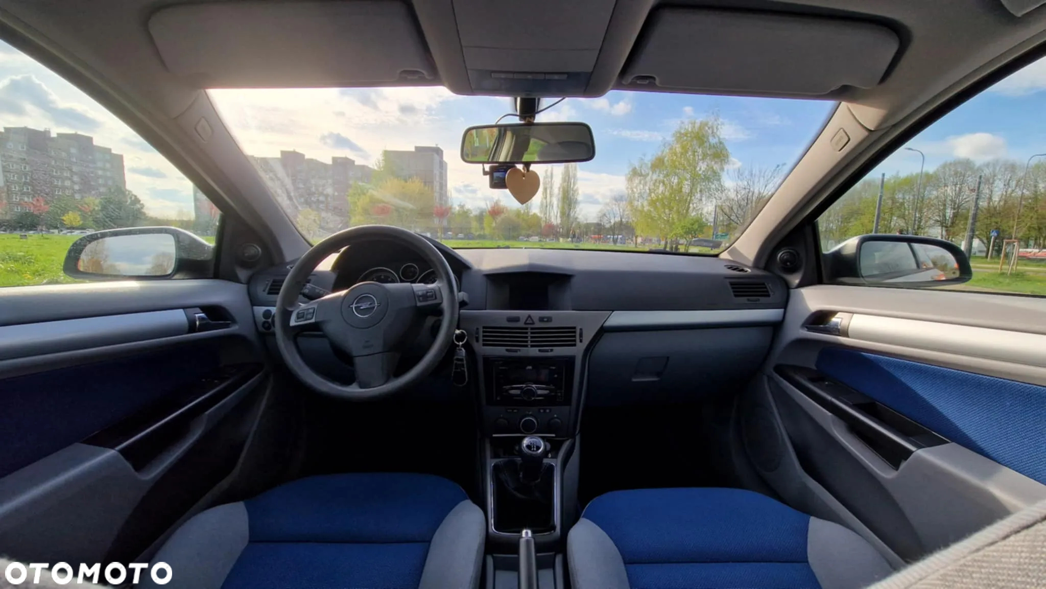 Opel Astra GTC 1.6 - 7