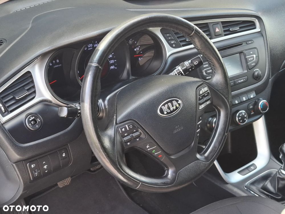 Kia Ceed 1.4 CVVT Attract plus - 19