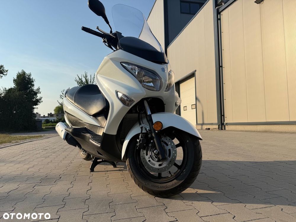 Suzuki Burgman - 7