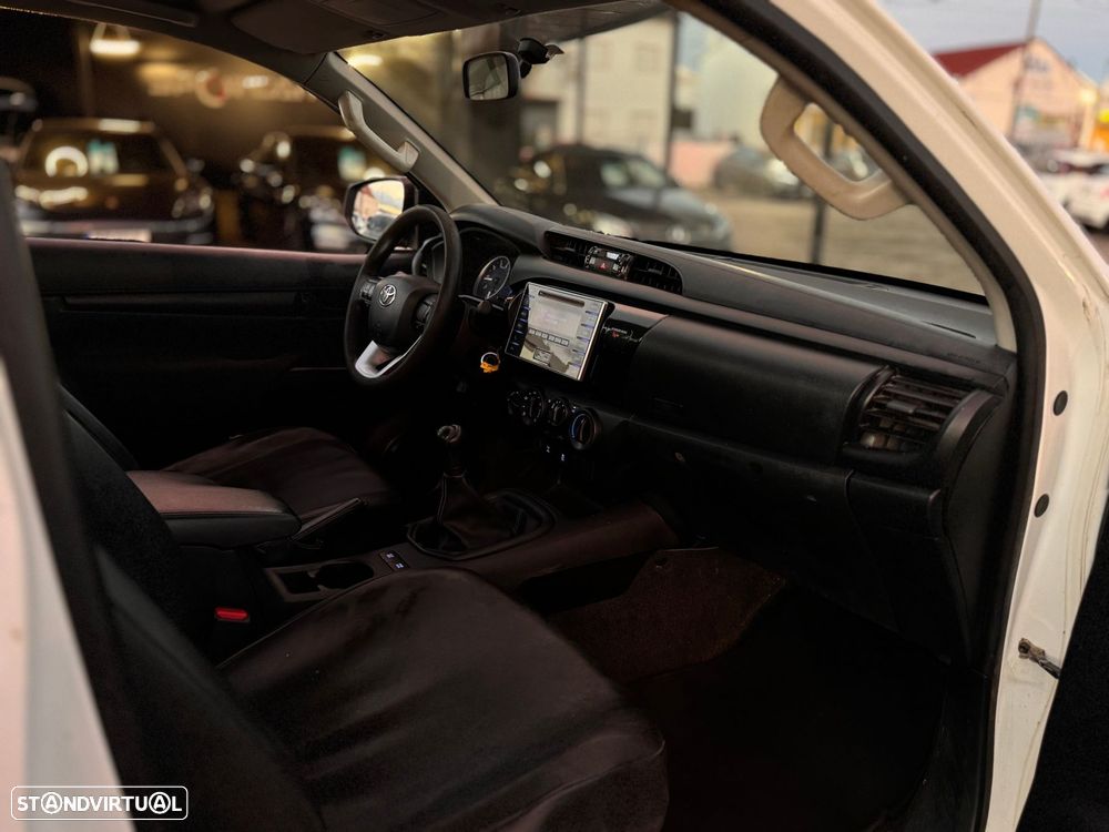 Toyota Hilux - 4