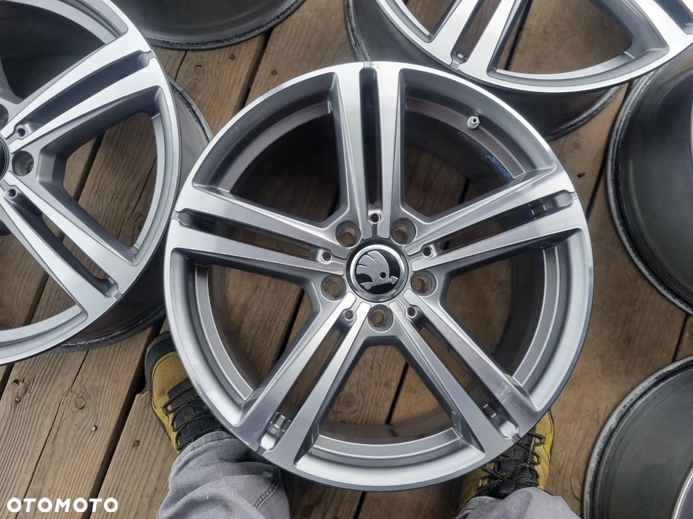 VW TIGUAN,AUDI A4,SEAT LEON,CUPRA,SKODA KODIAQ 8X18 ET38 5X112 bdb stan - 6
