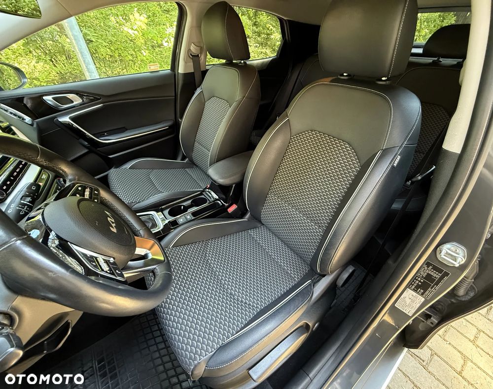 Kia XCeed 1.5 T-GDI Business Line DCT - 16