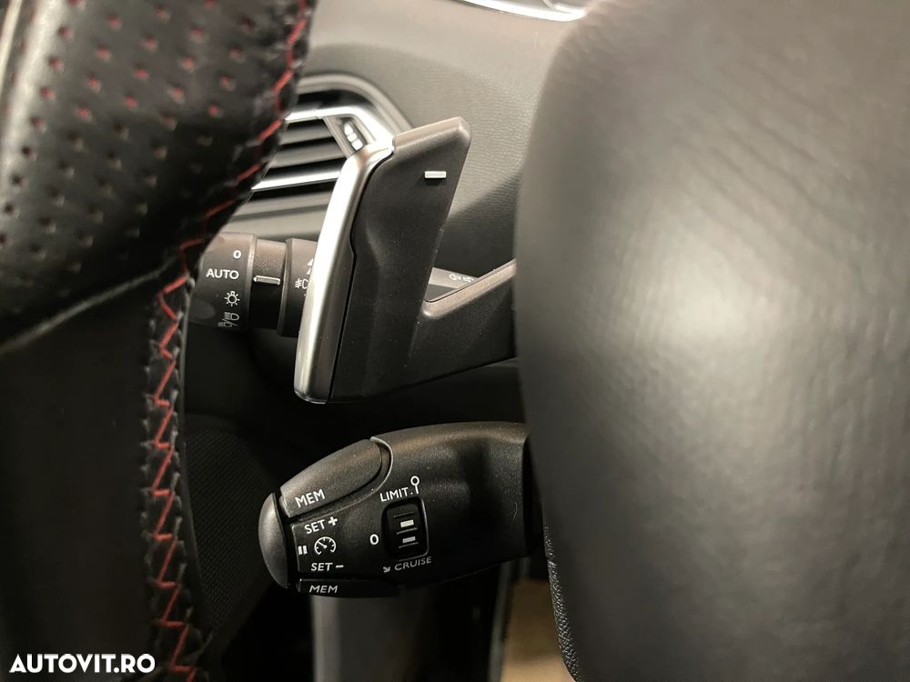 Peugeot 308 BlueHDi FAP 130 EAT8 Stop & Start GT - 25