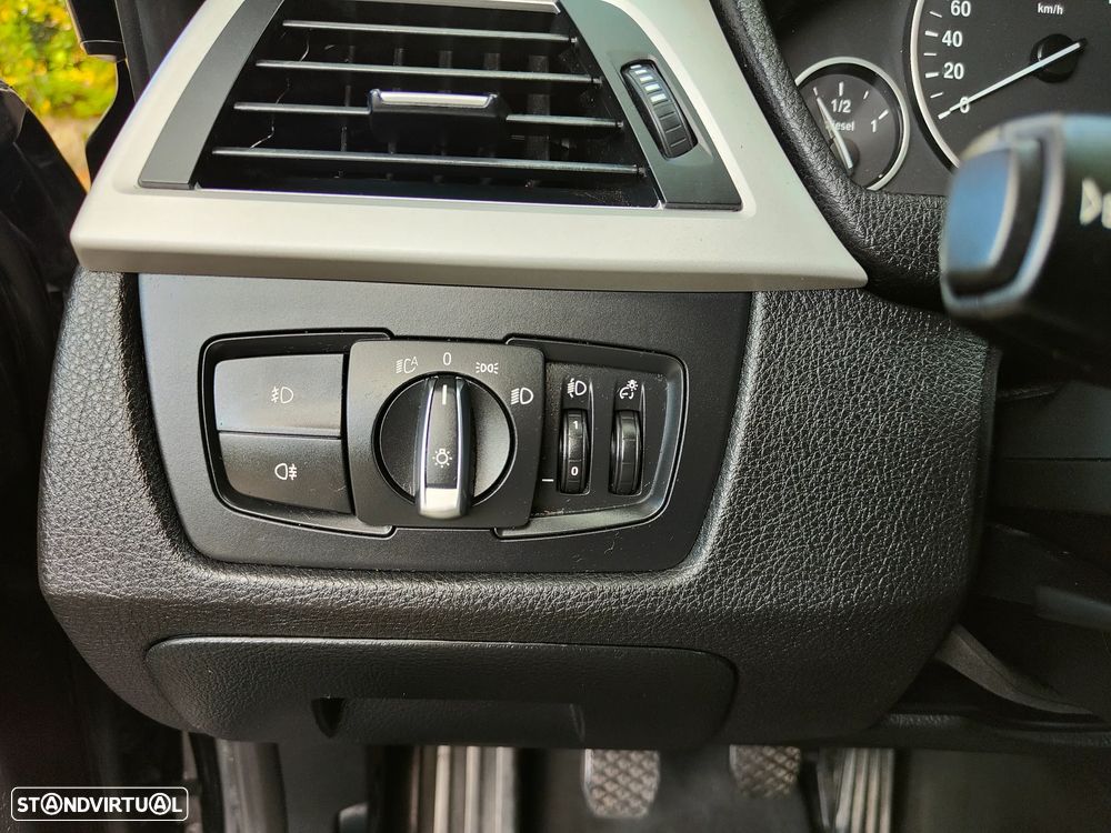 BMW 316 d Pack M - 13