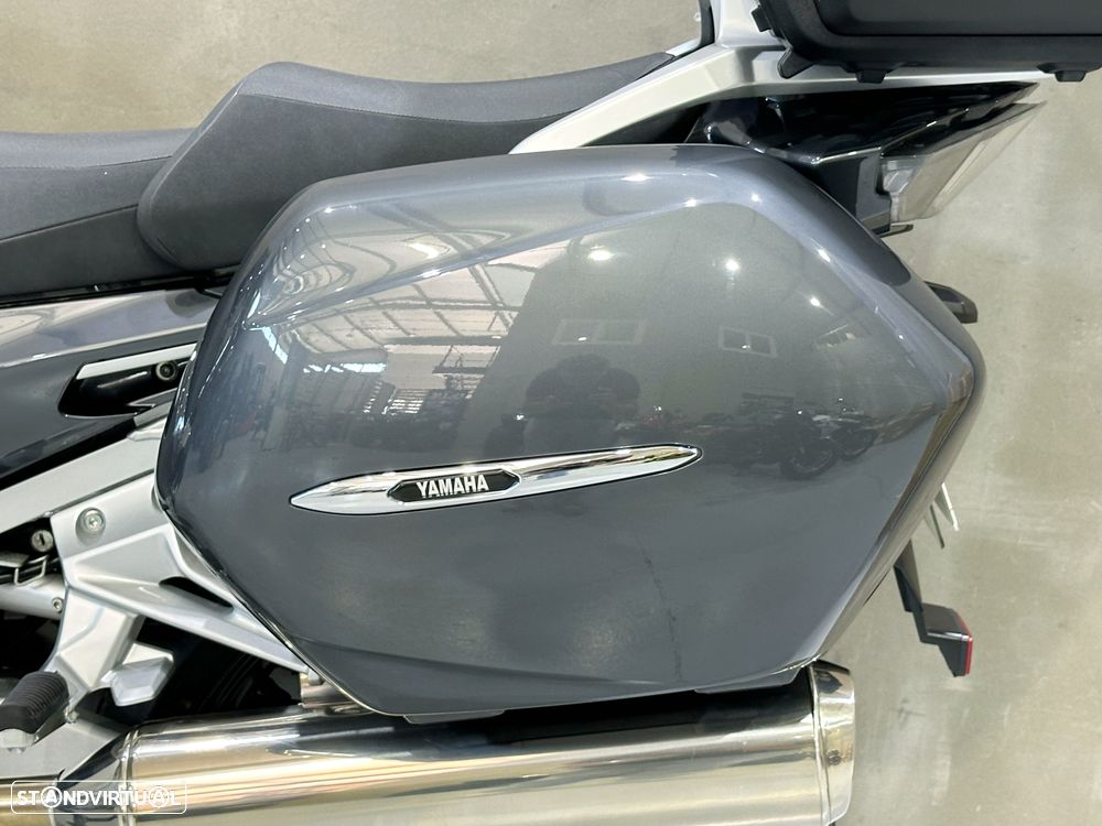 Yamaha FJR 1300 - 4