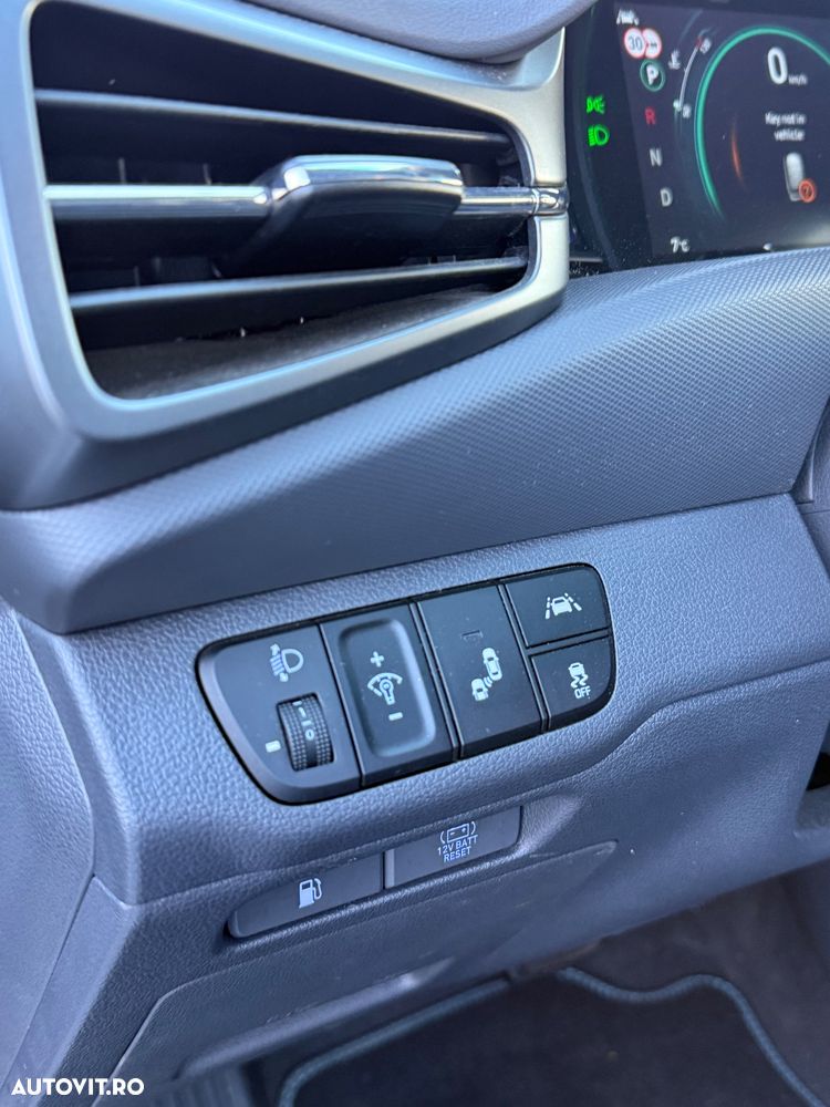 Hyundai IONIQ Hybrid 1.6 GDI Premium - 16