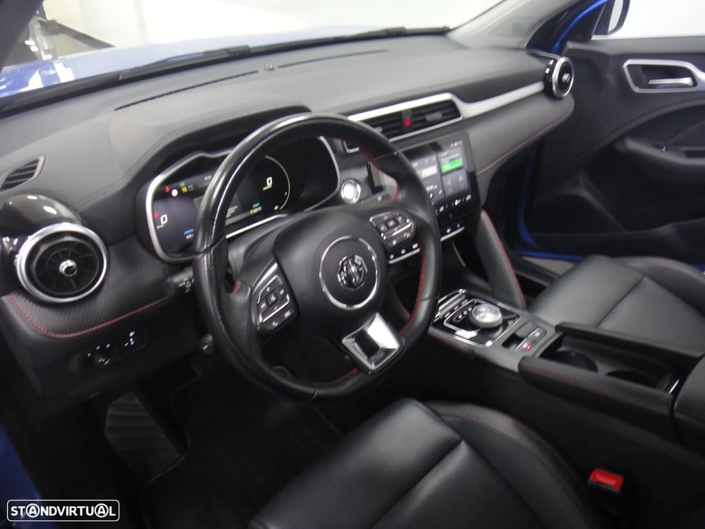 MG ZS Standard Luxury - 15