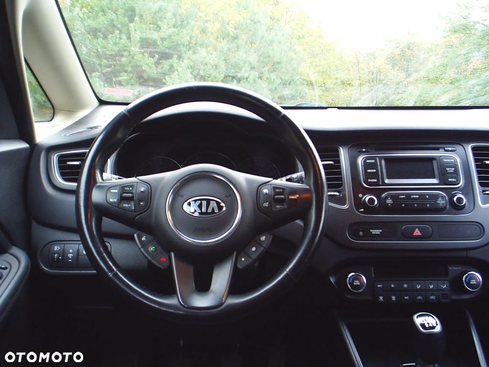 Kia Carens 1.6 GDI Dream Team Edition - 8