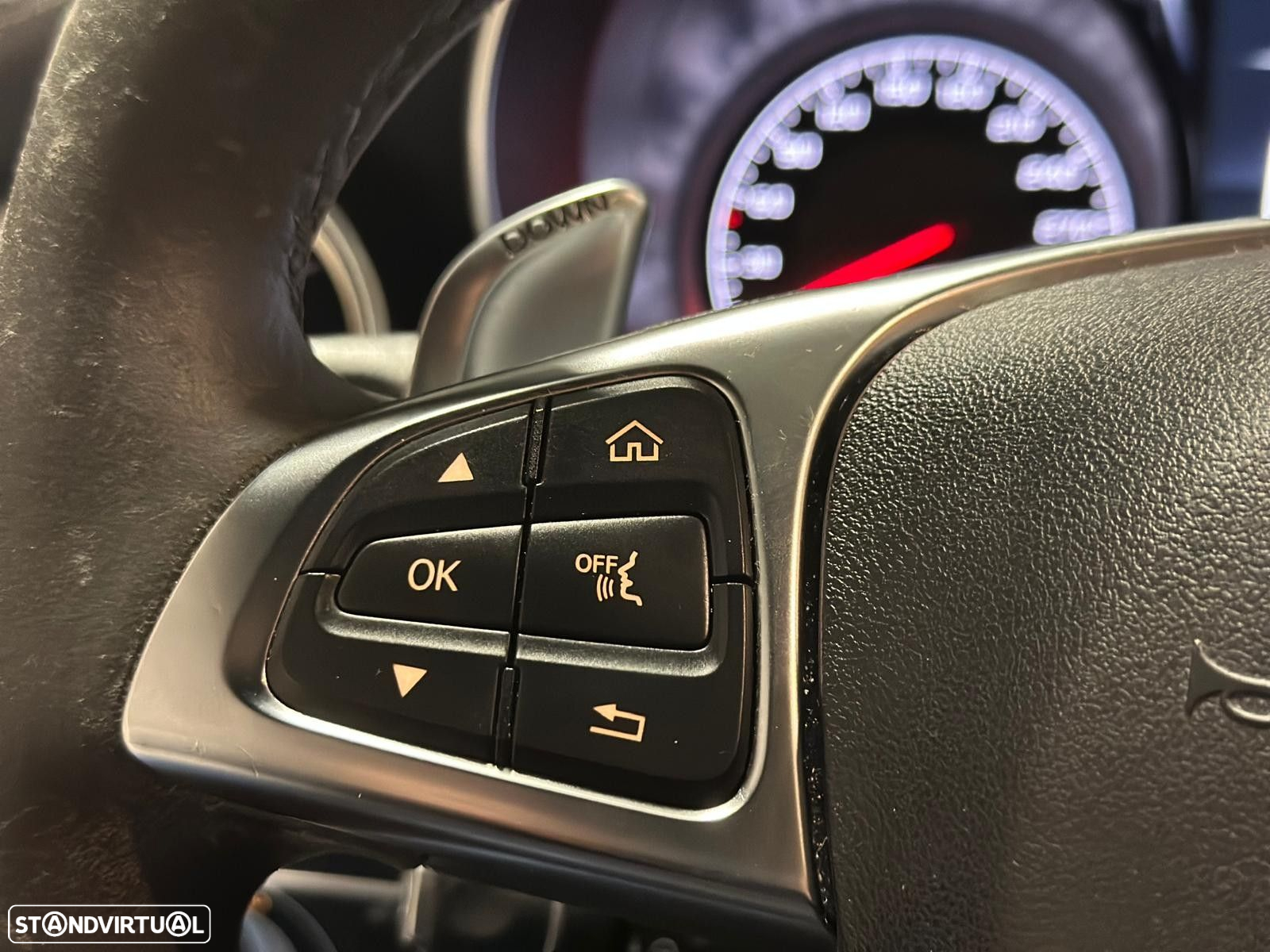 Mercedes-Benz C 63 AMG Standard - 23