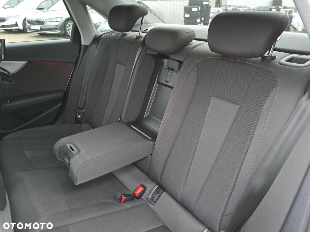 Audi A4 Limousine 35 TFSI S tronic - 15