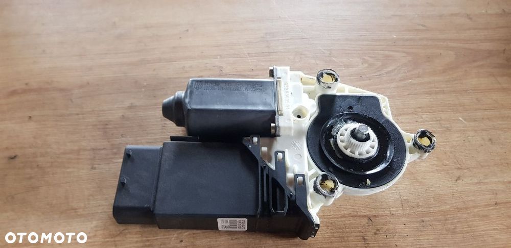 VW GOLF IV BORA SILNICZEK SZYBY PRAWY PRZÓD 9776-101434-203 - 1