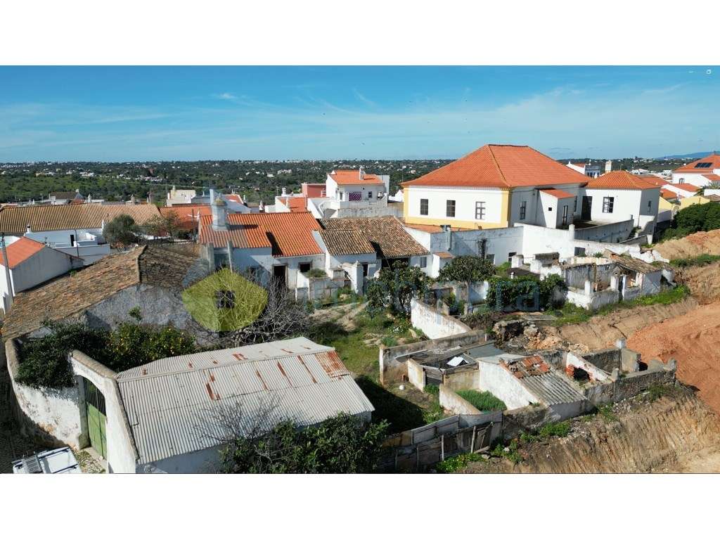 Casa Senhorial - Propriedade exclusiva localizada no Centro da Vila... - Grande imagem: 4/9