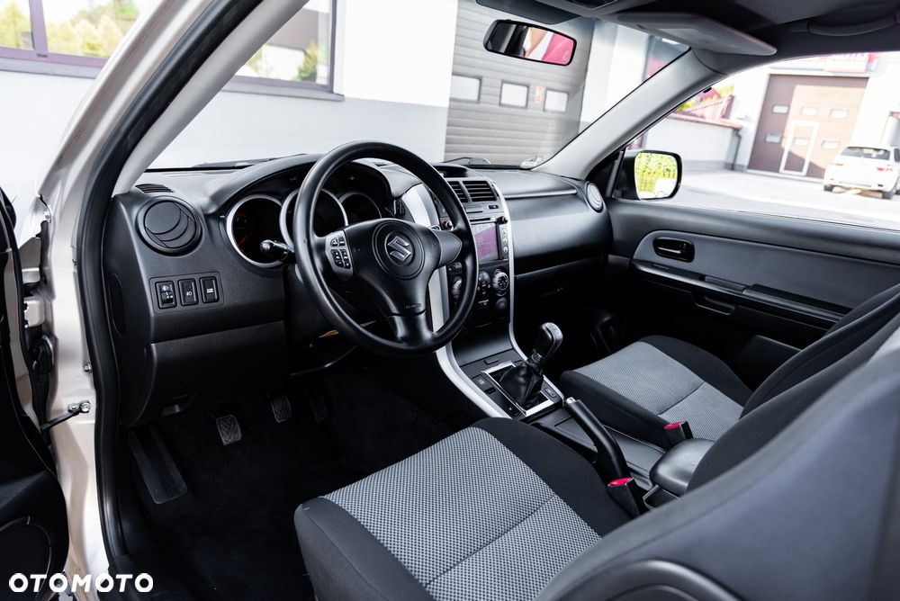 Suzuki Grand Vitara 1.6 Club - 17