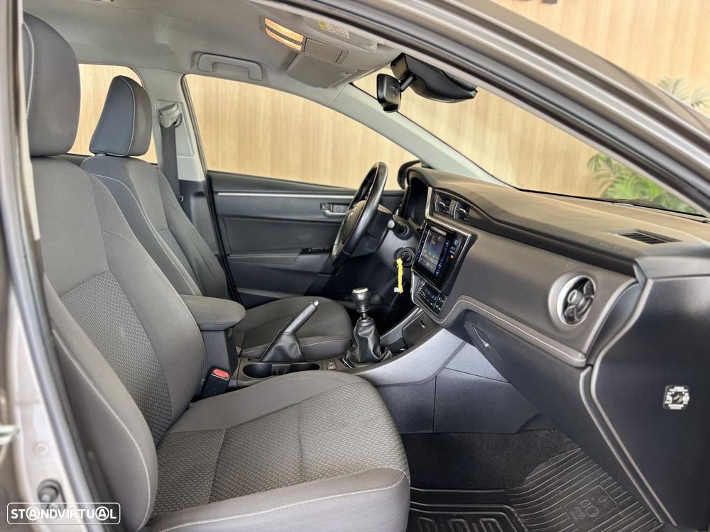 Toyota Corolla - 13