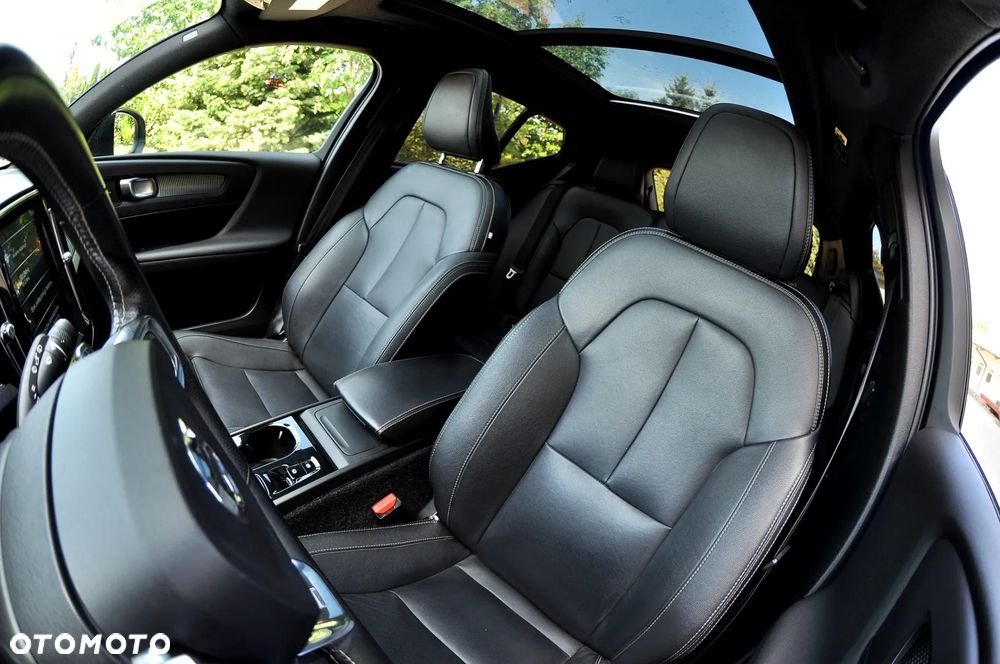 Volvo XC 40 D4 AWD Geartronic R-Design - 29