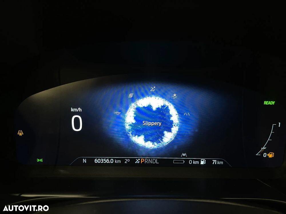 Ford Kuga 2.5 Duratec PHEV ST-LINE - 34