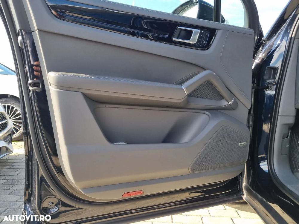 Porsche Cayenne E-Hybrid Tiptronic S - 29