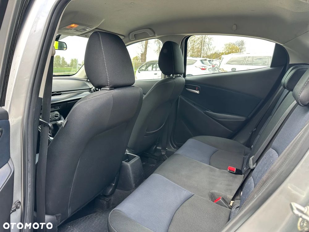 Mazda 2 - 8