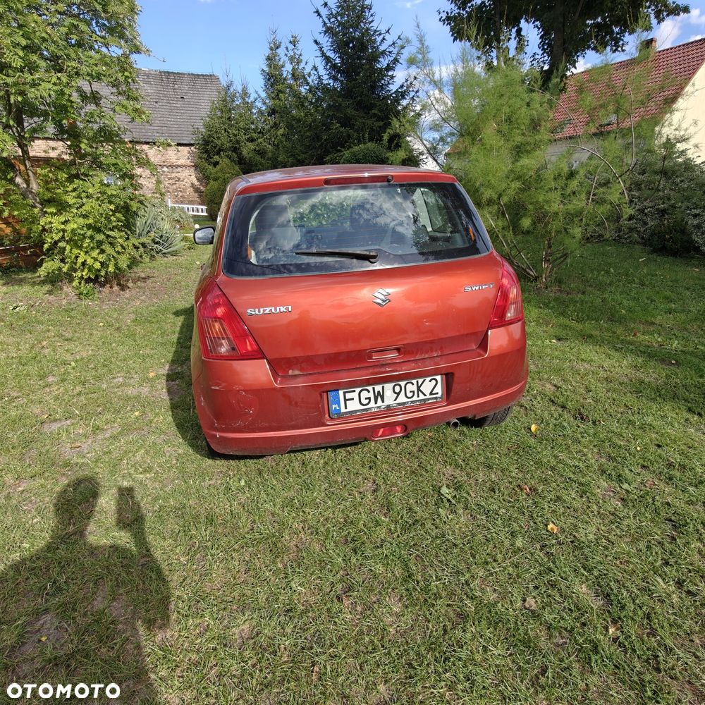 Suzuki Swift - 3