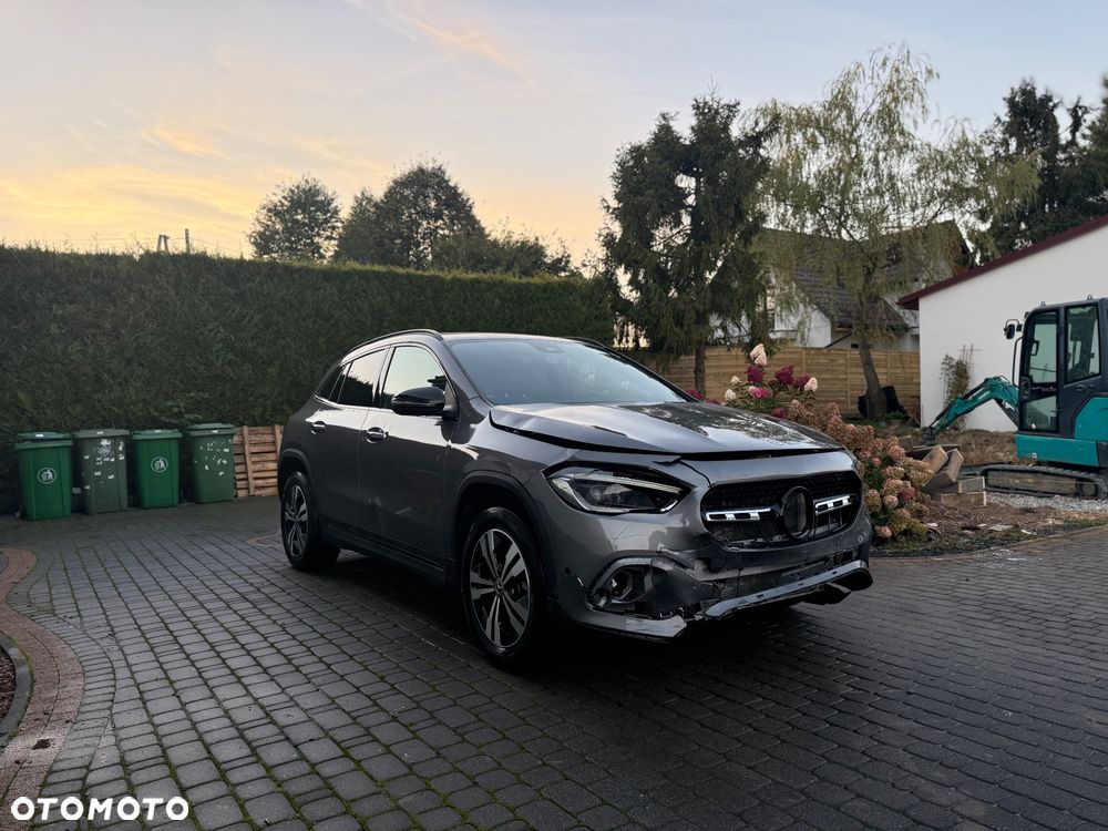 Mercedes-Benz GLA - 1