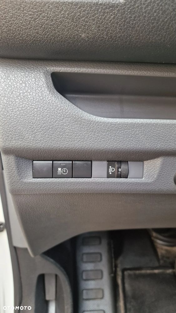 Peugeot Expert - 8