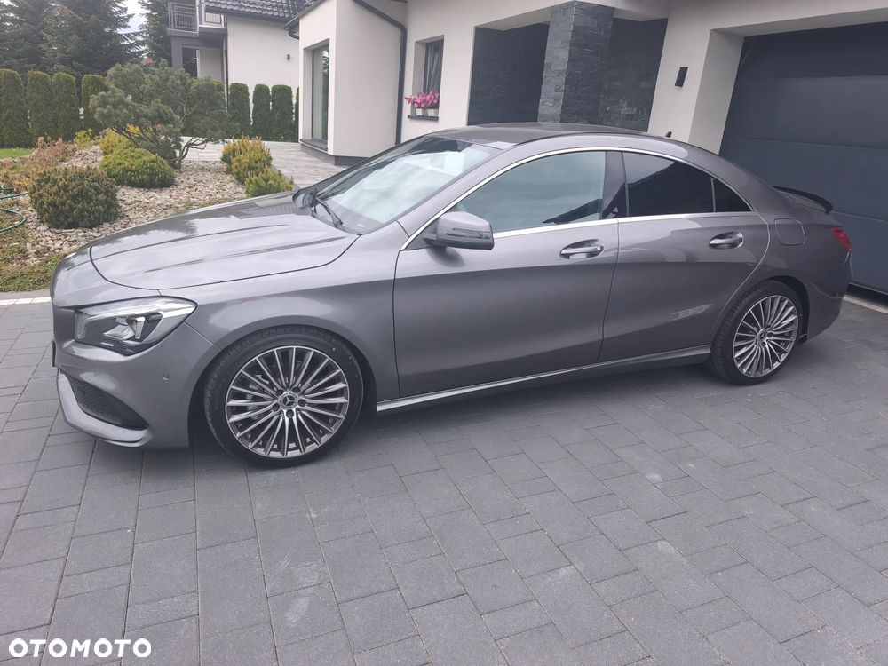 Mercedes-Benz CLA 180 7G-DCT AMG Line - 2