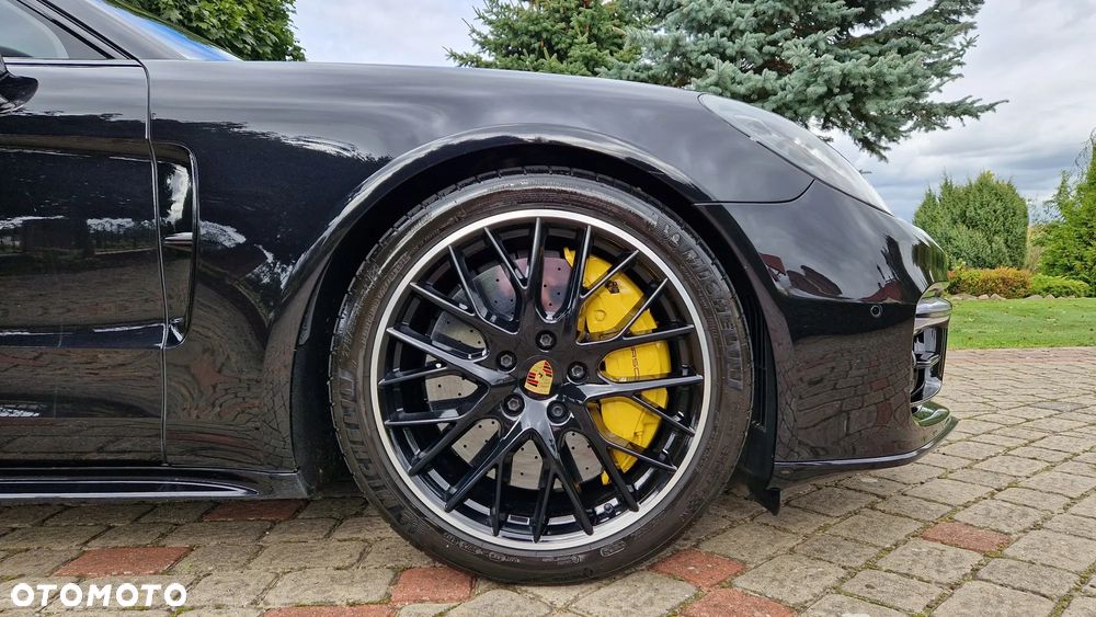 Porsche Panamera Turbo - 15