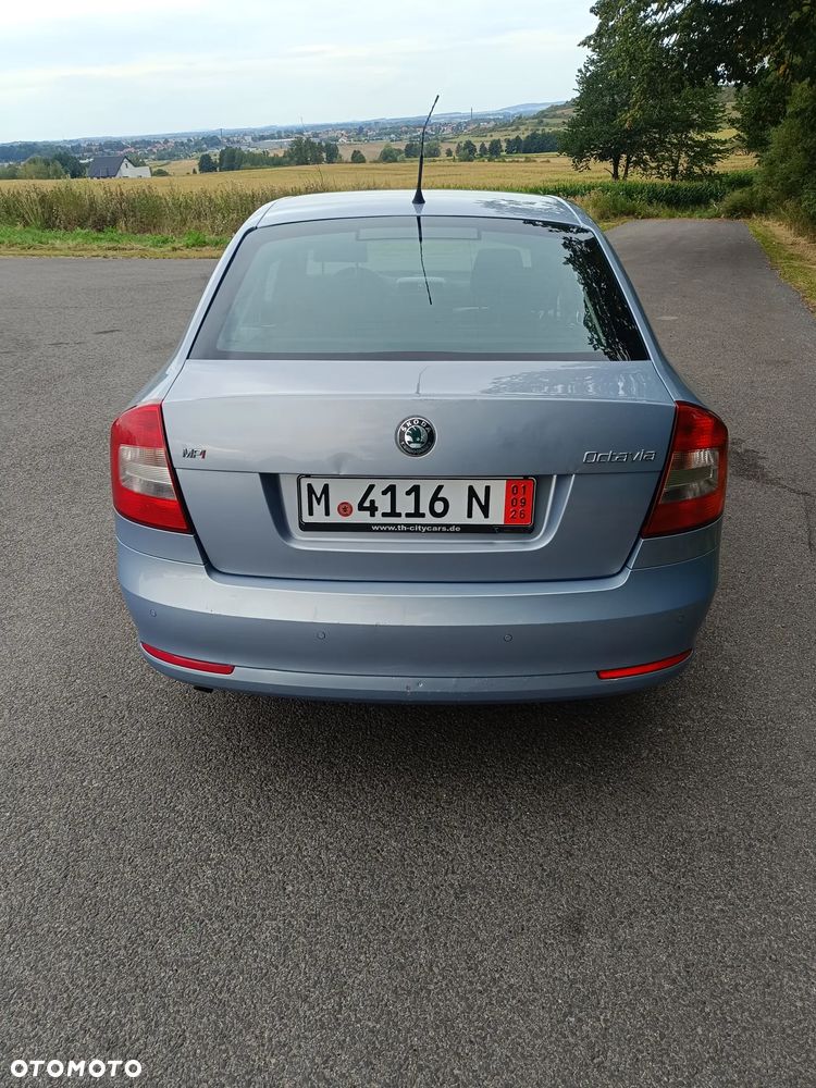 Skoda Octavia 1.6 Ambiente - 4