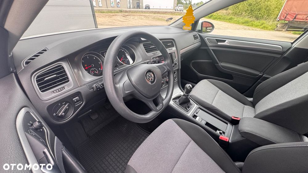 Volkswagen Golf 1.6 TDI BlueMotion Comfortline - 32
